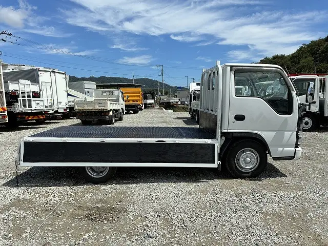 いすゞ エルフ PB-NKR81A(2WD)の写真12