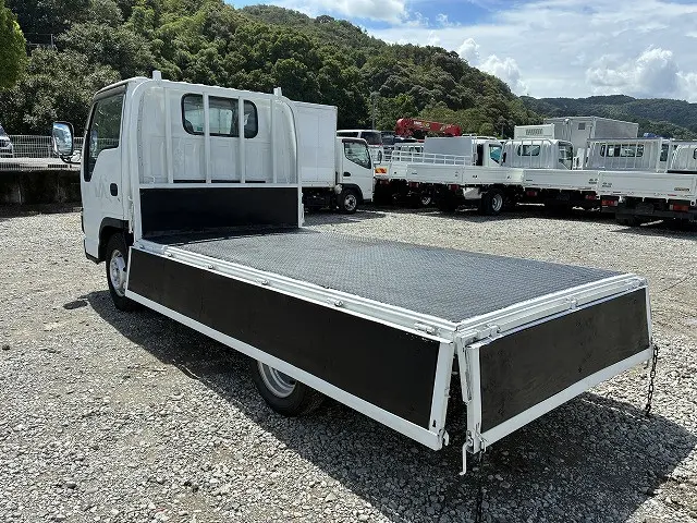いすゞ エルフ PB-NKR81A(2WD)の写真13