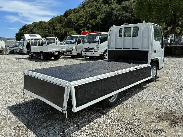 いすゞ エルフ PB-NKR81A(2WD)の写真15