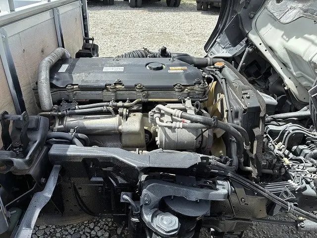 いすゞ エルフ PB-NKR81A(2WD)の写真23