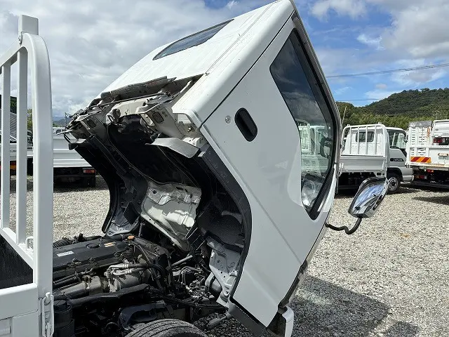 いすゞ エルフ PB-NKR81A(2WD)の写真24