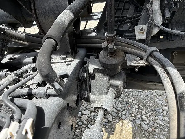 いすゞ エルフ PB-NKR81A(2WD)の写真25