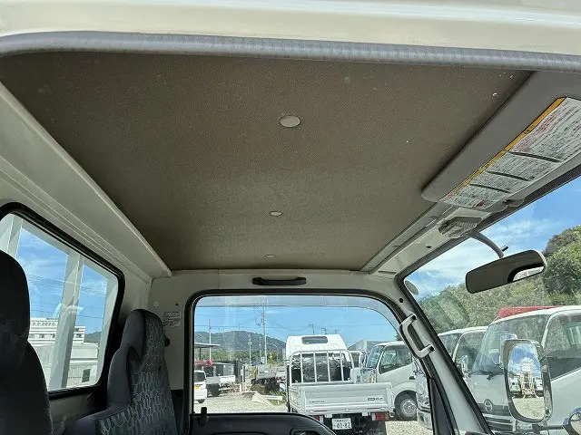 いすゞ エルフ PB-NKR81A(2WD)の写真28