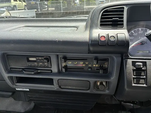 いすゞ エルフ PB-NKR81A(2WD)の写真33