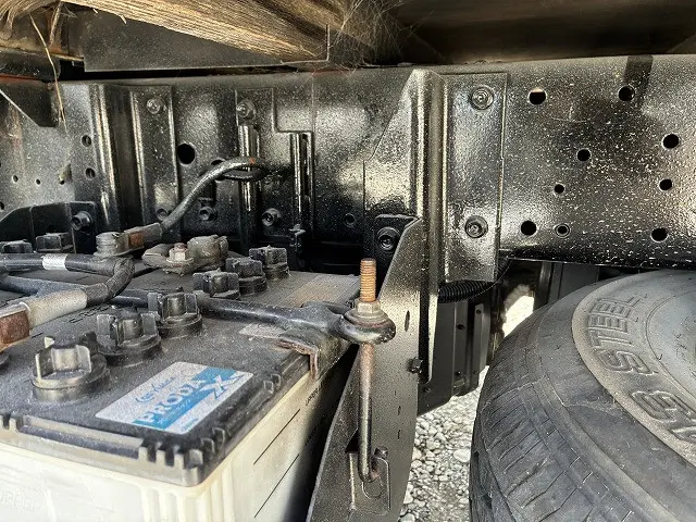 いすゞ エルフ PB-NKR81A(2WD)の写真37