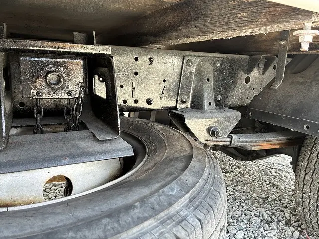 いすゞ エルフ PB-NKR81A(2WD)の写真38