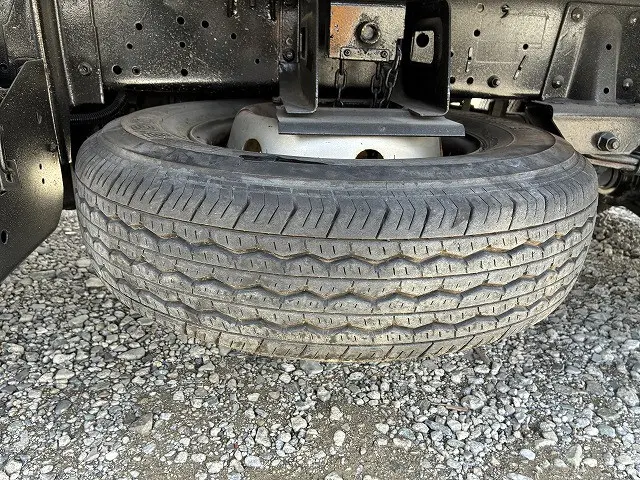 いすゞ エルフ PB-NKR81A(2WD)の写真39