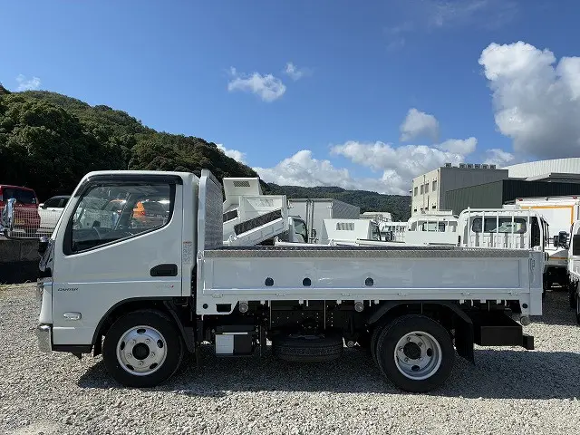 三菱 キャンター 2RG-FBAV0(2WD)の写真4