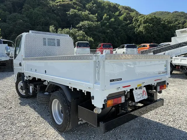 三菱 キャンター 2RG-FBAV0(2WD)の写真6