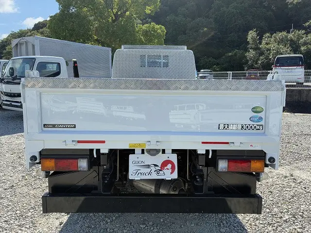 三菱 キャンター 2RG-FBAV0(2WD)の写真7