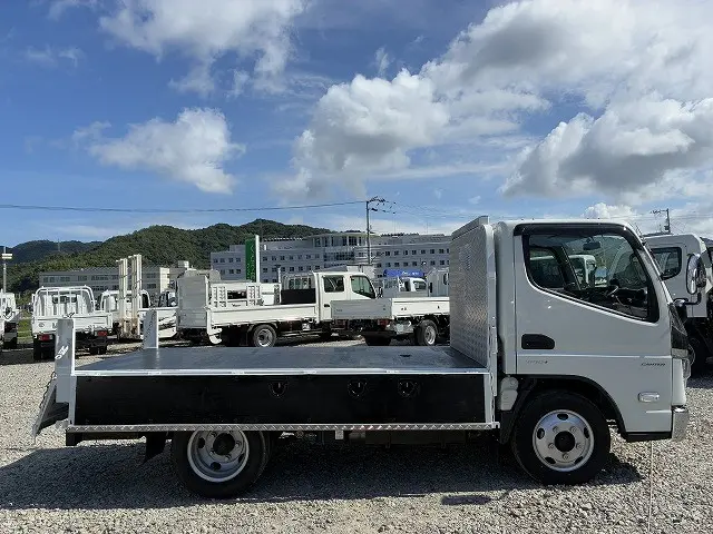 三菱 キャンター 2RG-FBAV0(2WD)の写真12
