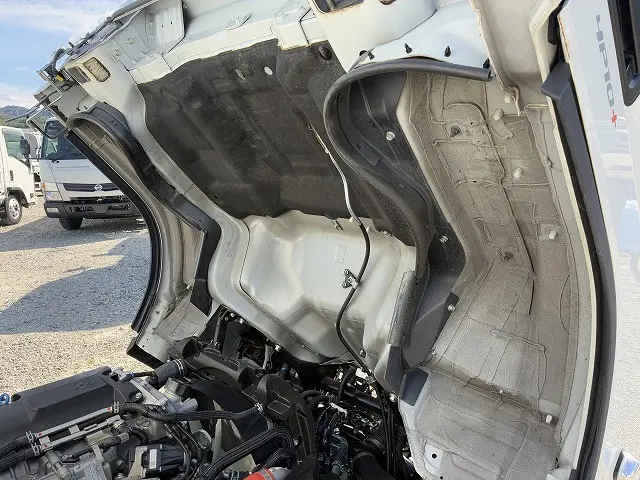 三菱 キャンター 2RG-FBAV0(2WD)の写真24