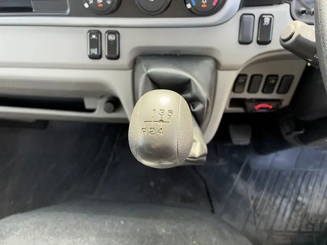 三菱 キャンター 2RG-FBAV0(2WD)の写真32