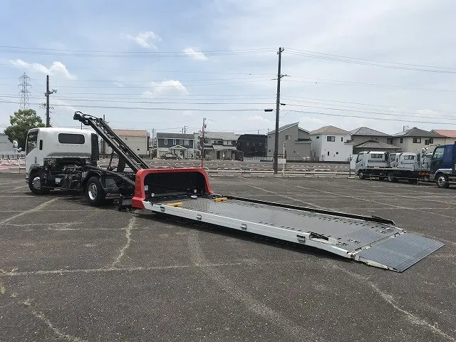 いすゞ エルフ 2RG-NPR88YN(2WD)の写真4