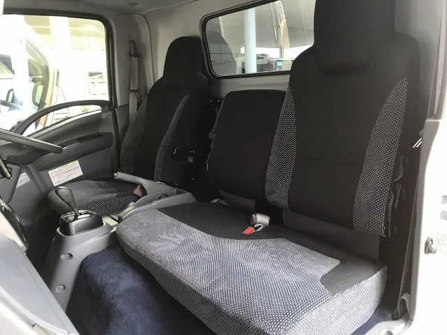 いすゞ エルフ 2RG-NPR88YN(2WD)の写真33