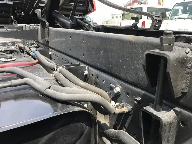いすゞ エルフ 2RG-NPR88YN(2WD)の写真44
