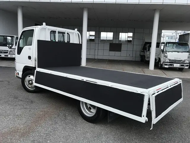 いすゞ エルフ TPG-NKR85A(2WD)の写真11