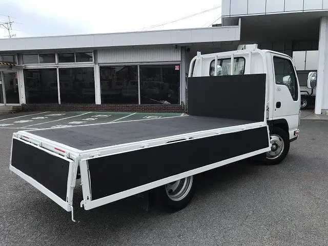いすゞ エルフ TPG-NKR85A(2WD)の写真13