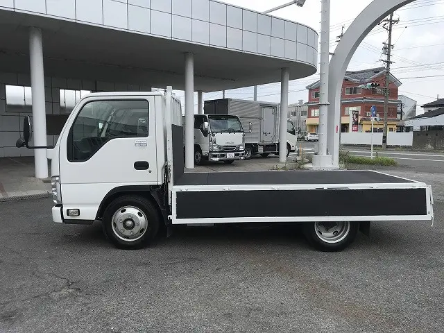 いすゞ エルフ TPG-NKR85A(2WD)の写真14