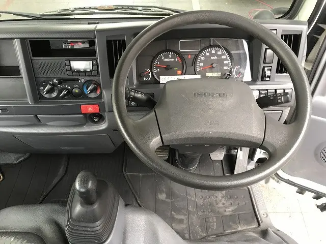 いすゞ エルフ TPG-NKR85A(2WD)の写真25