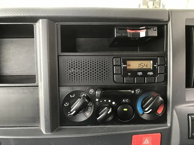 いすゞ エルフ TPG-NKR85A(2WD)の写真27
