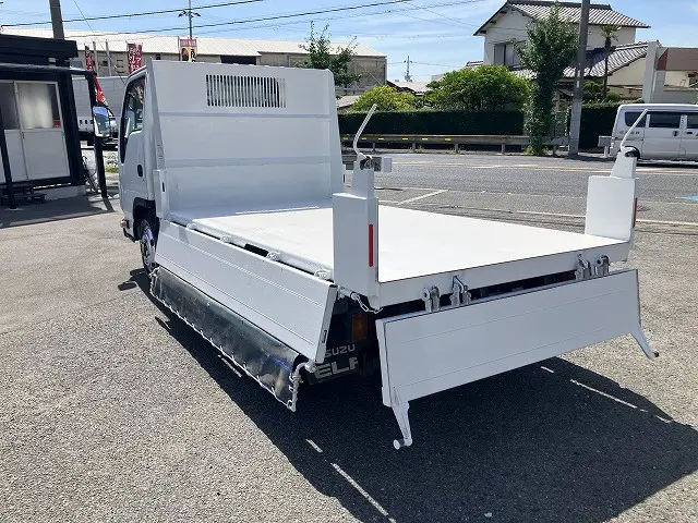 いすゞ エルフ TPG-NJR85AN(2WD)の写真20