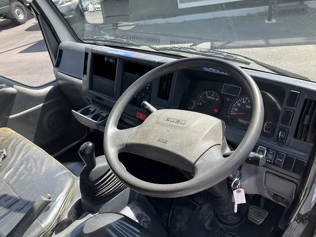 いすゞ エルフ TPG-NJR85AN(2WD)の写真38