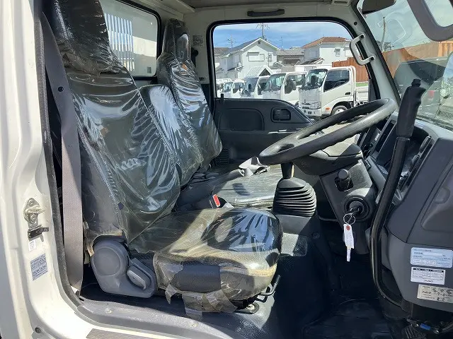 いすゞ エルフ TPG-NJR85AN(2WD)の写真46