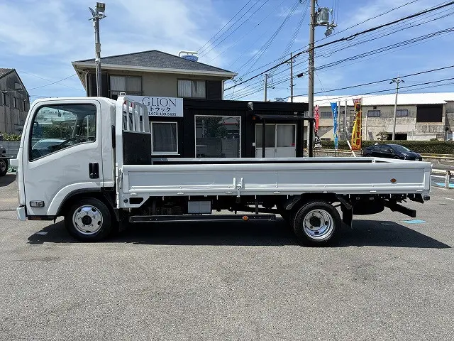 いすゞ エルフ TPG-NLR85AR(2WD)の写真4