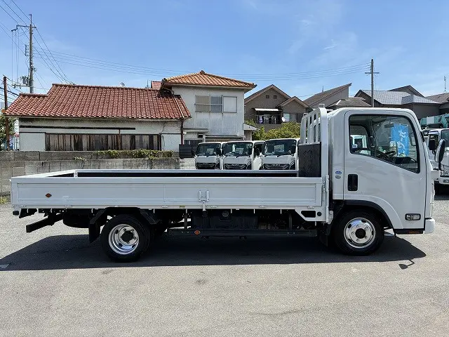 いすゞ エルフ TPG-NLR85AR(2WD)の写真5