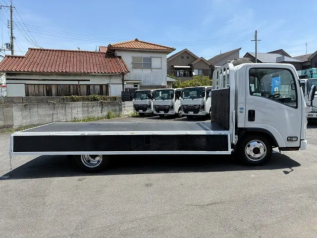 いすゞ エルフ TPG-NLR85AR(2WD)の写真12