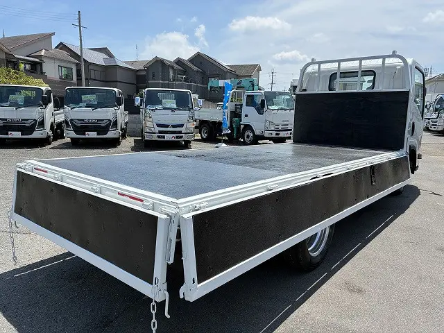いすゞ エルフ TPG-NLR85AR(2WD)の写真15