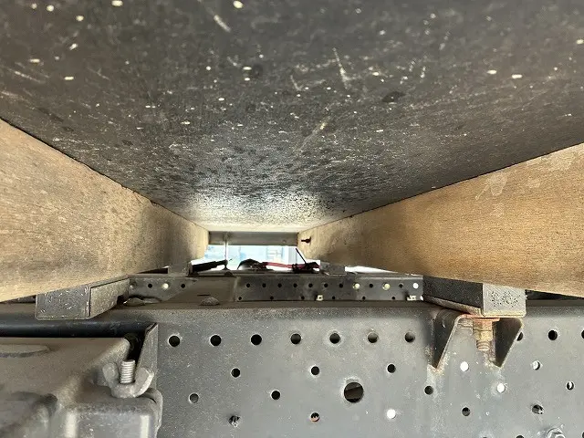 いすゞ エルフ TPG-NLR85AR(2WD)の写真17