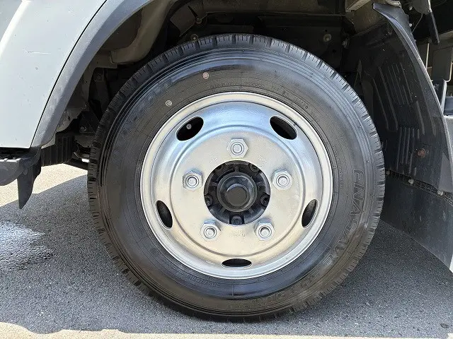 いすゞ エルフ TPG-NLR85AR(2WD)の写真22