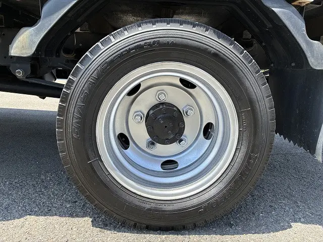 いすゞ エルフ TPG-NLR85AR(2WD)の写真24