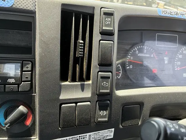 いすゞ エルフ TPG-NLR85AR(2WD)の写真35