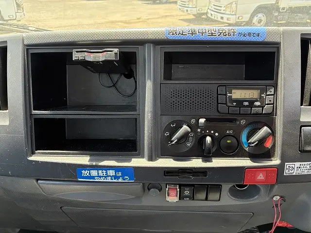 いすゞ エルフ TPG-NLR85AR(2WD)の写真37