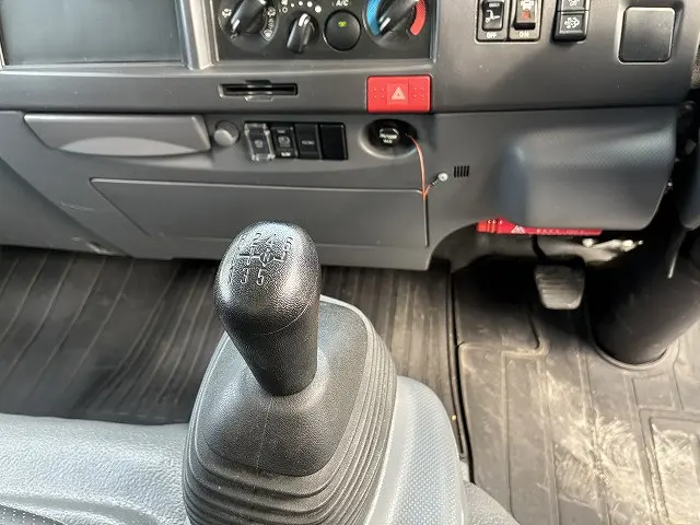 いすゞ エルフ TPG-NPR85AN(2WD)の写真42