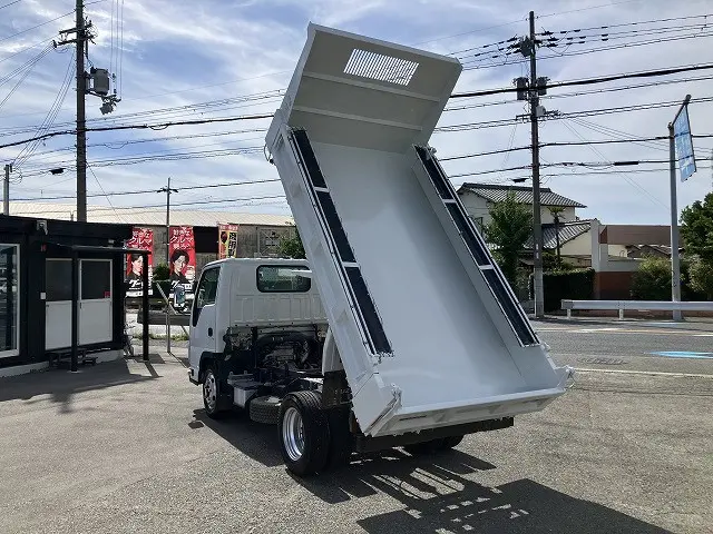 いすゞ エルフ TPG-NJR85AN(2WD)の写真6