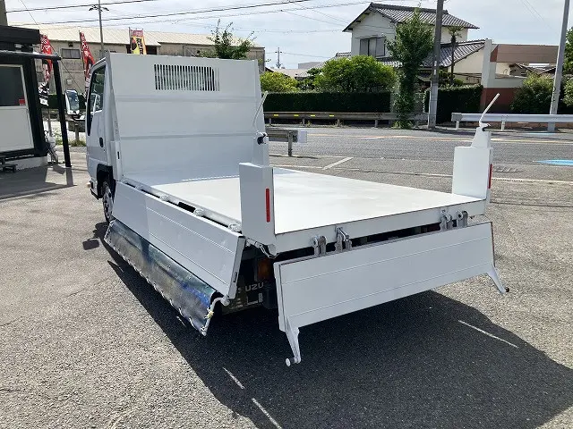 いすゞ エルフ TPG-NJR85AN(2WD)の写真20