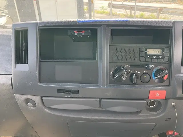 いすゞ エルフ TPG-NJR85AN(2WD)の写真41