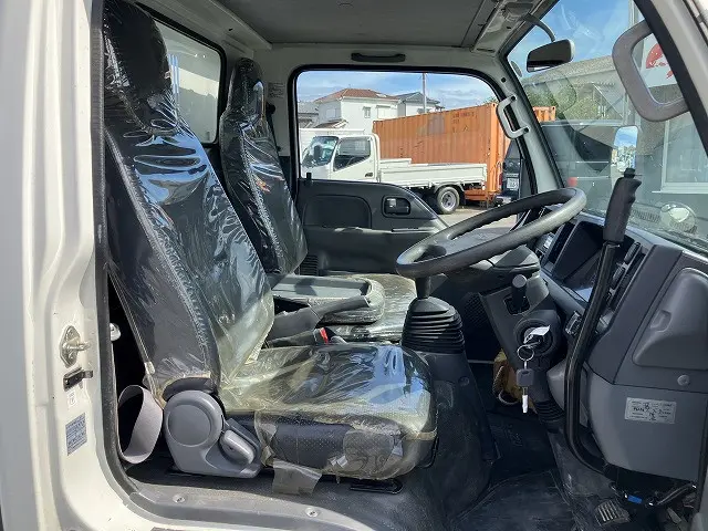 いすゞ エルフ TPG-NJR85AN(2WD)の写真44