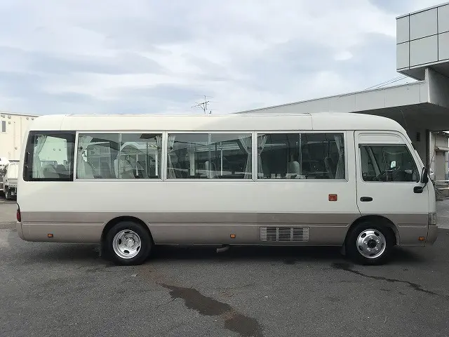 トヨタ コースター PDG-XZB50(2WD)の写真5