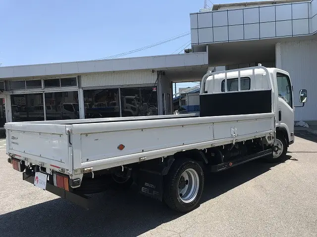 いすゞ エルフ TPG-NLR85AR(2WD)の写真6