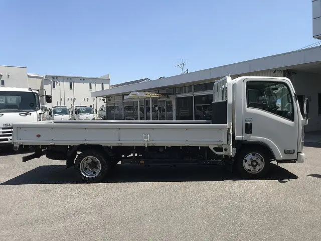 いすゞ エルフ TPG-NLR85AR(2WD)の写真8