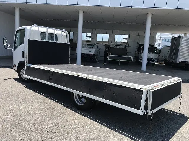いすゞ エルフ TPG-NLR85AR(2WD)の写真11