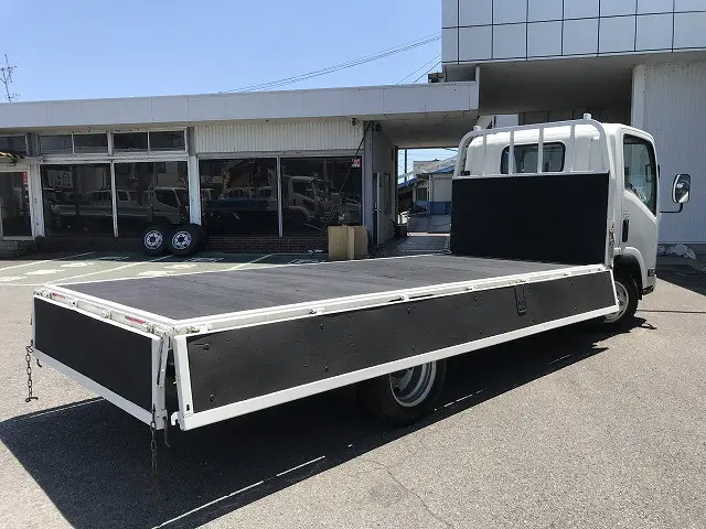 いすゞ エルフ TPG-NLR85AR(2WD)の写真13