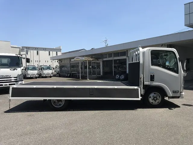 いすゞ エルフ TPG-NLR85AR(2WD)の写真15