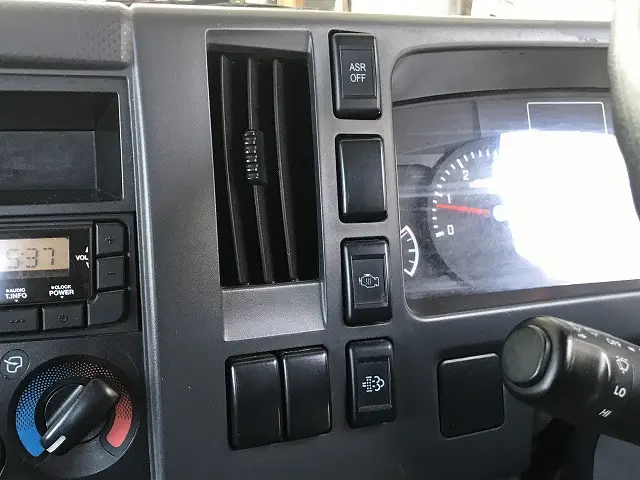 いすゞ エルフ TPG-NLR85AR(2WD)の写真28