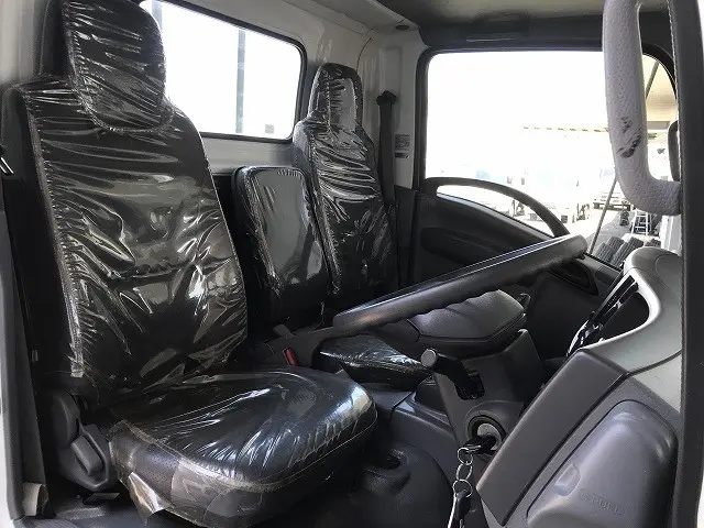 いすゞ エルフ TPG-NLR85AR(2WD)の写真32